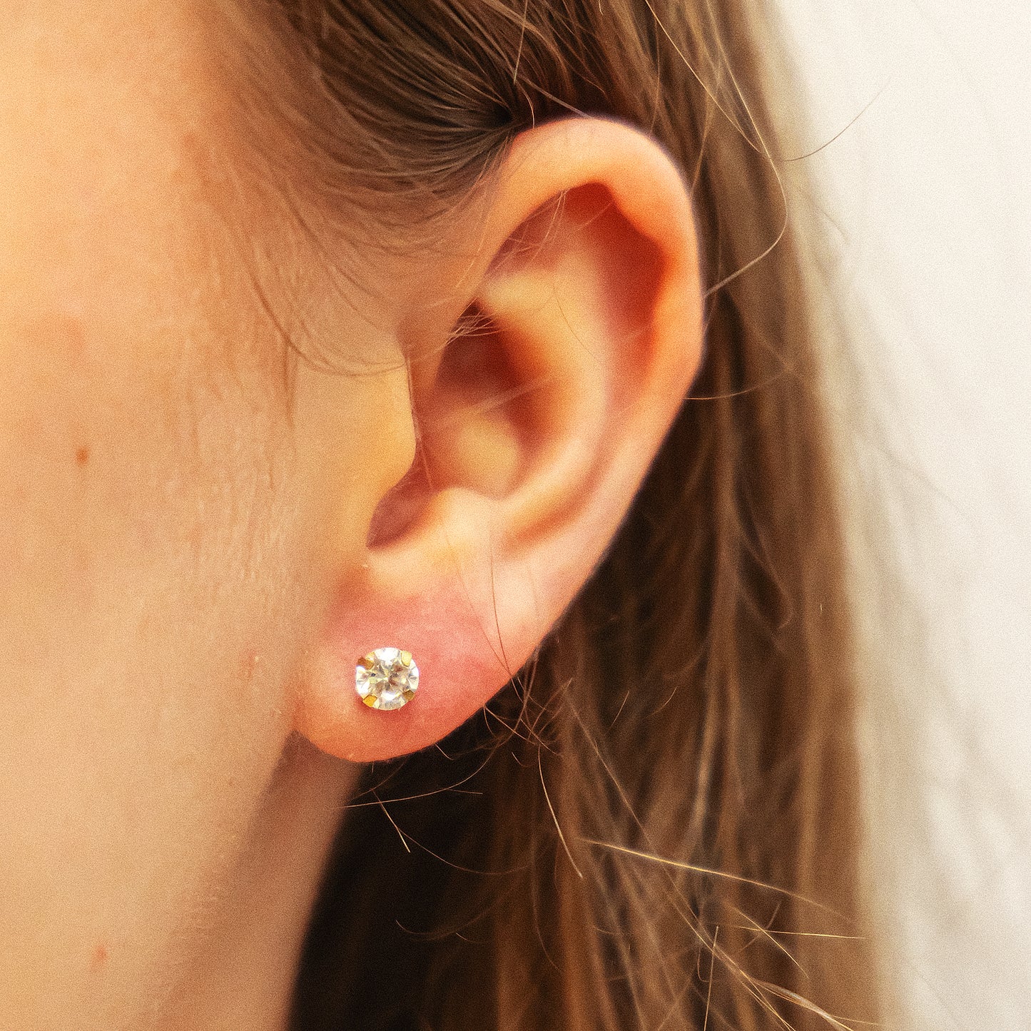 Ohrringe 333/- Gold 0,6cm Zirkonia