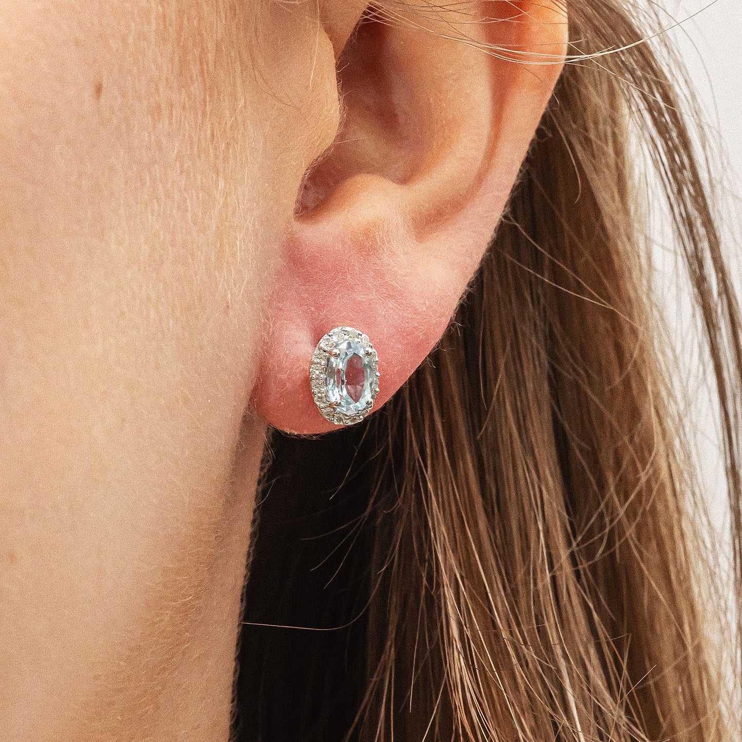 Ohrstecker 585/- Gold rhodiniert 0,8cm Aquamarine 0,144ct.