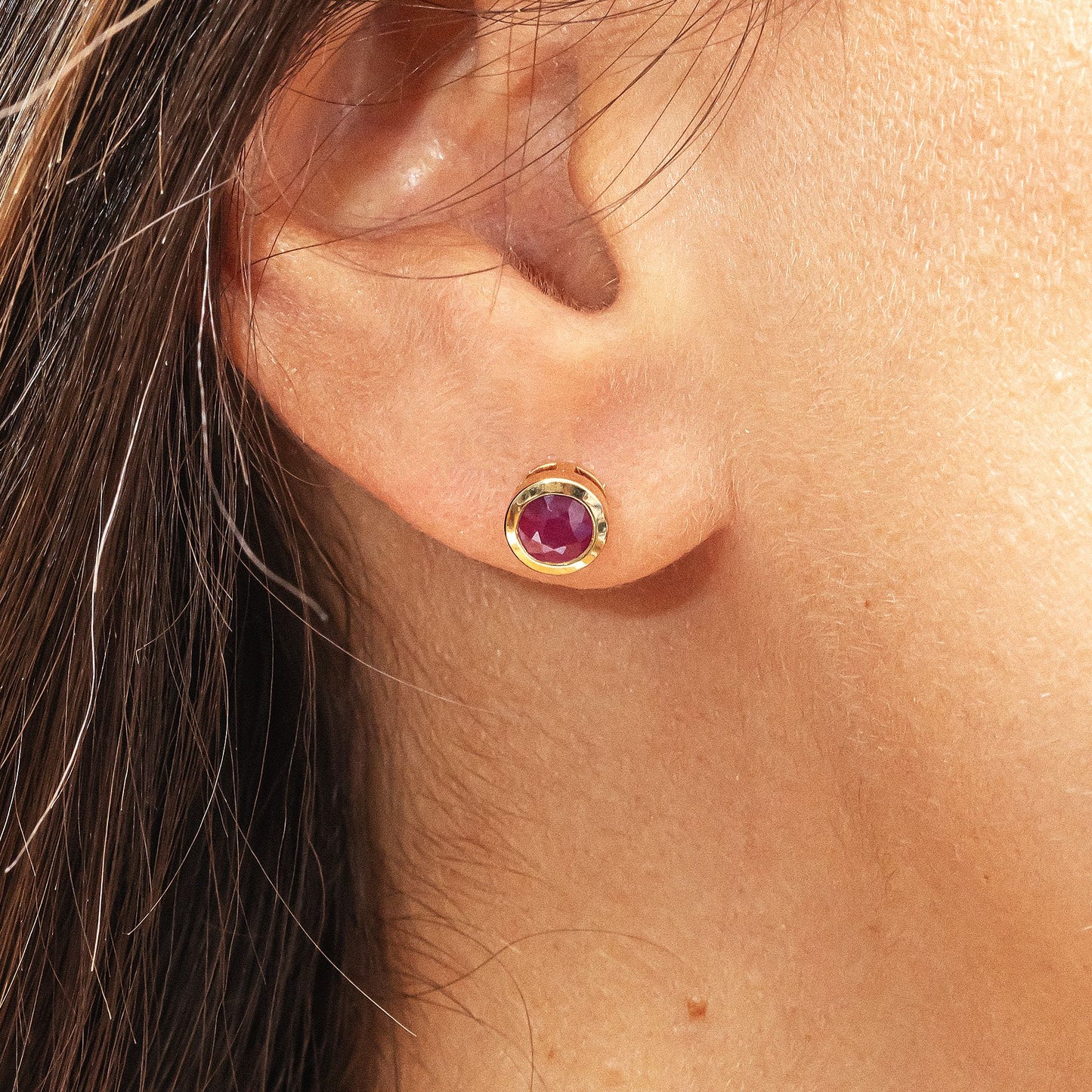 Ohrstecker 585/- Gold rhodiniert (teil) 0,7cm Rubin