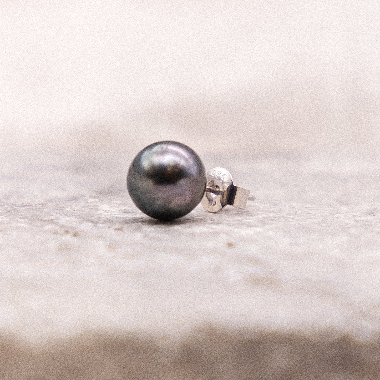 Ohrringe 585/- Gold rhodiniert 0,8cm Tahiti-Perle