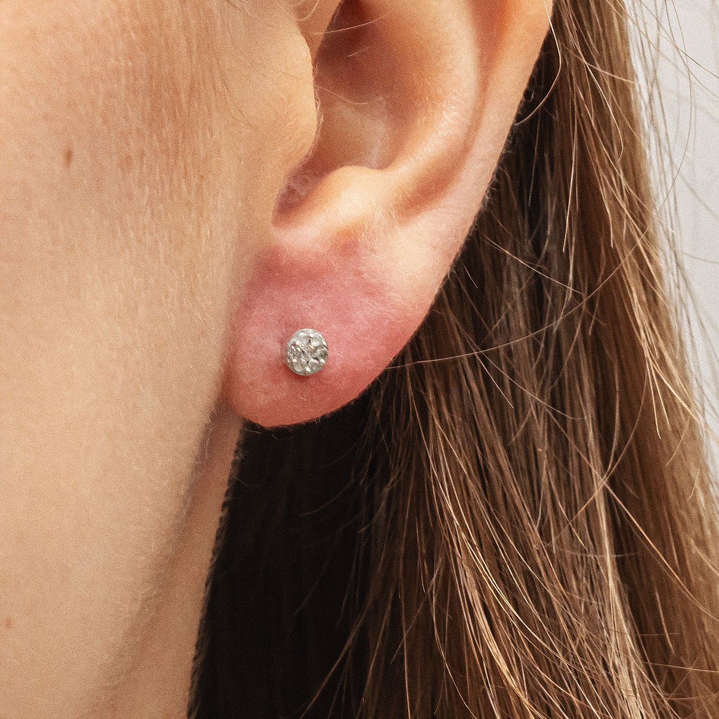 Ohrstecker 333/- Gold rhodiniert (teil) 0,4cm Brillant 0,12ct.