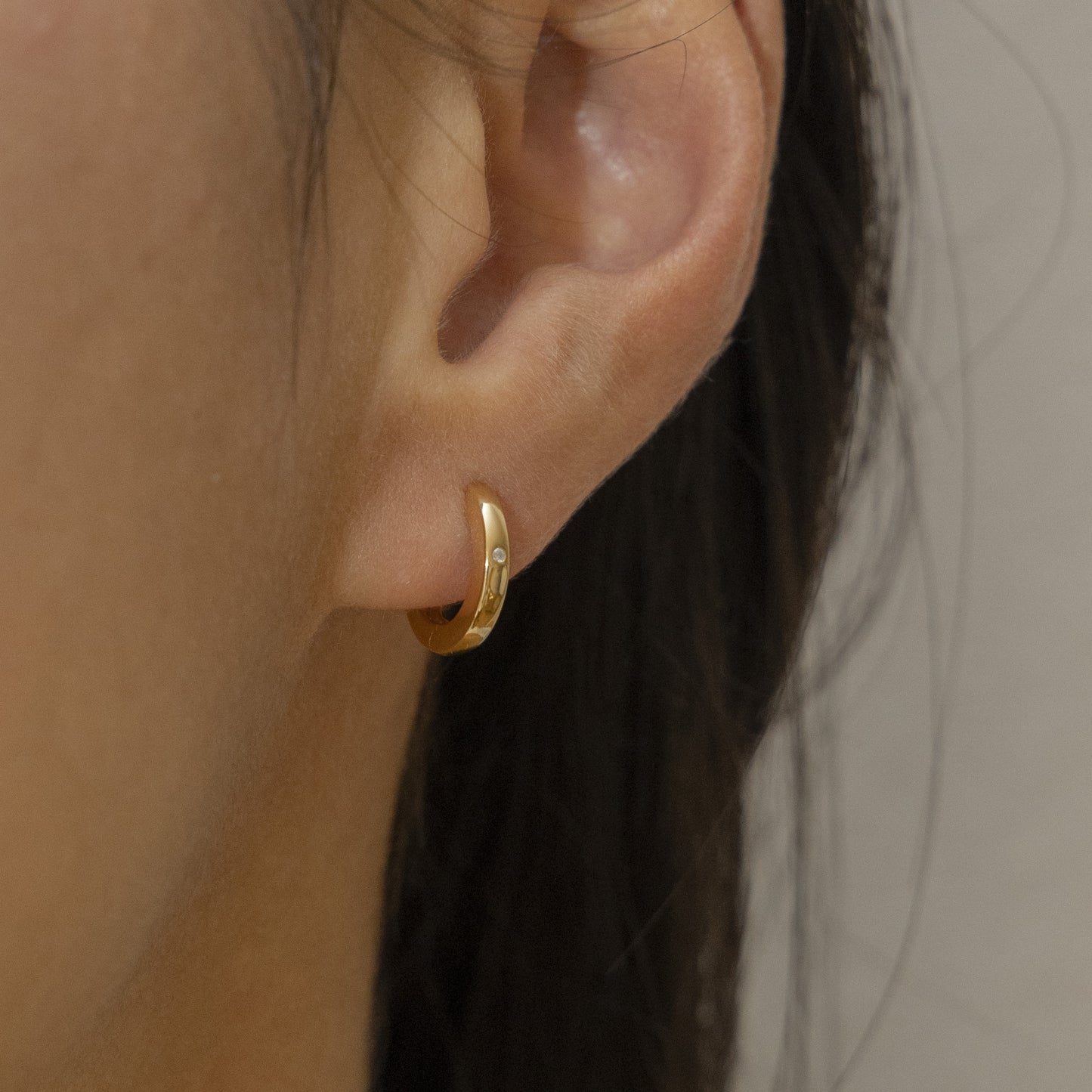 cai Klappcreolen 925/- Sterling Silber vergoldet 1,1cm Zirkonia